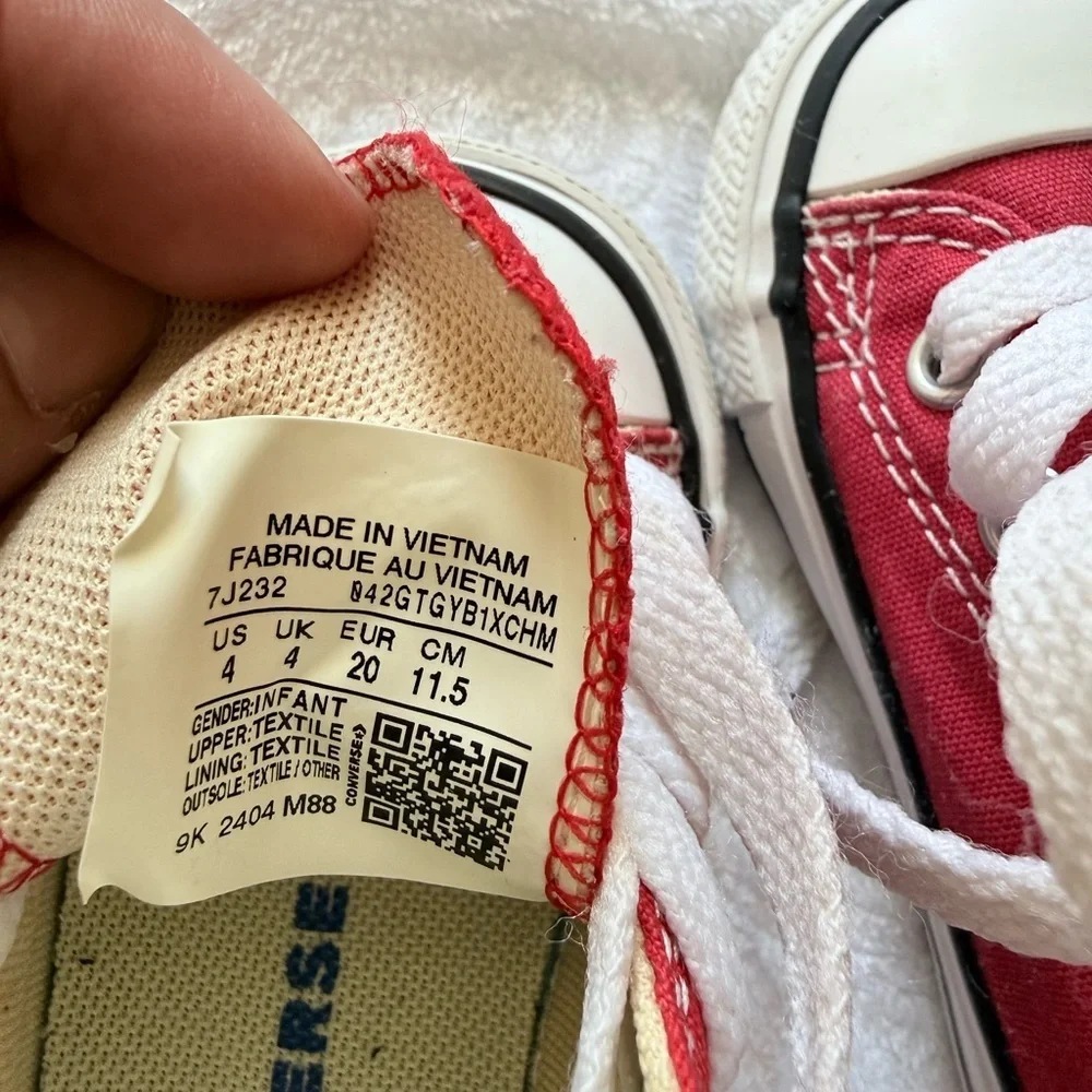 Converse Chuck Taylor Infant Red High Top Sneakers Size 4